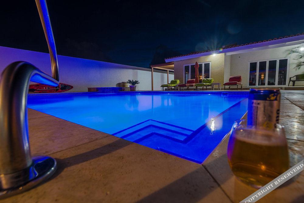 Aruba'S Bakval Suites Extérieur photo